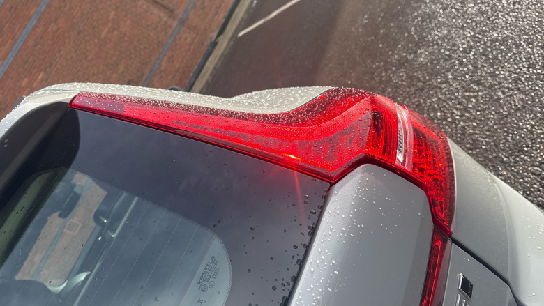 Volvo XC60 2.0 B5P Core 5dr AWD Geartronic Petrol Estate